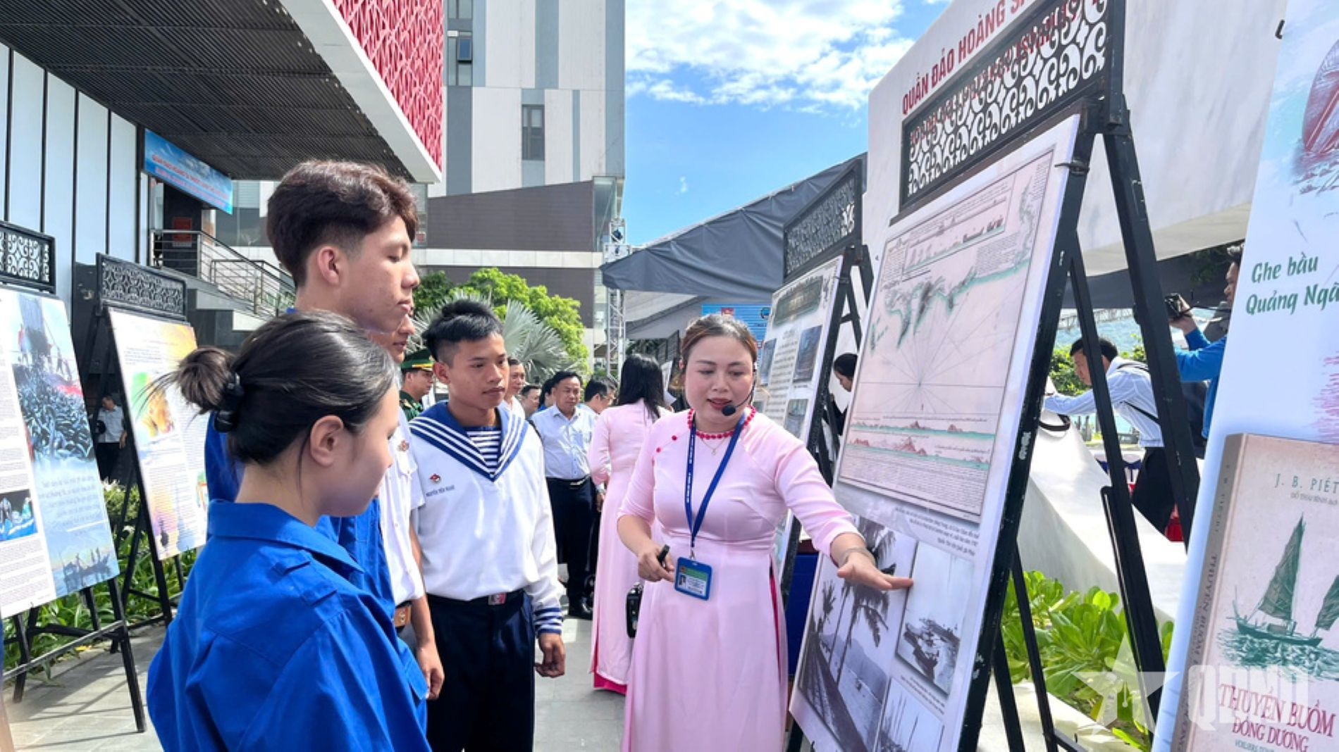 Trưng bày chuyên đề “Vươn khơi giữ biển” hưởng ứng Tuần lễ Biển và Hải đảo Việt Nam